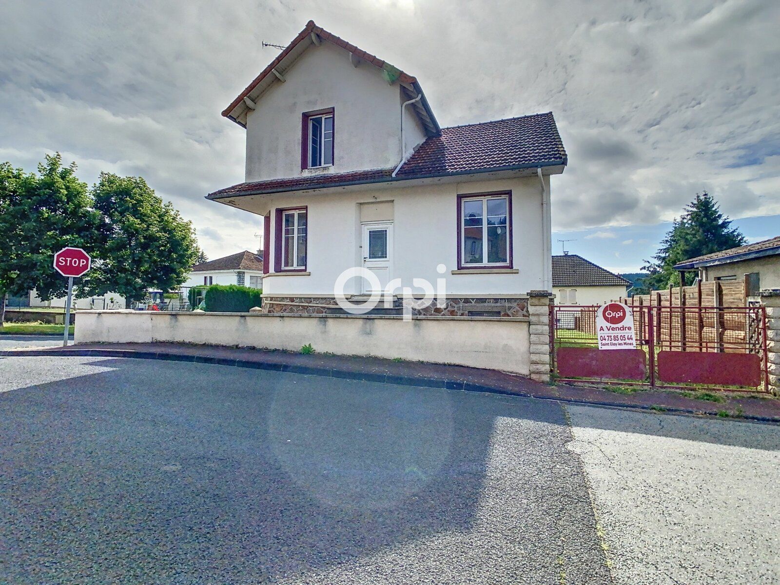 Maison à vendre 5 m2 à Saint-Éloy-les-Mines vignette-1