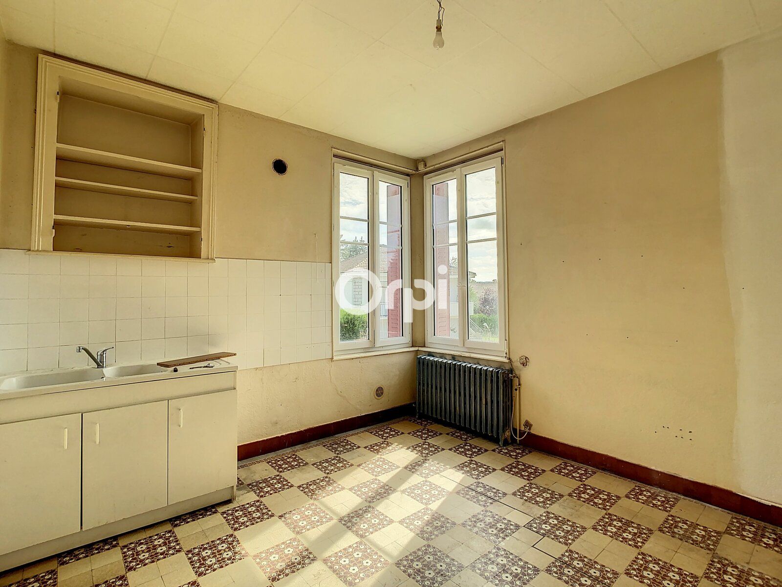 Maison à vendre 5 m2 à Saint-Éloy-les-Mines vignette-5