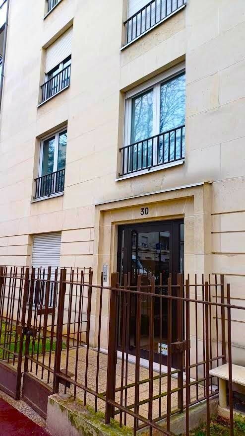 Appartement à vendre 2 34m2 à Charenton-le-Pont vignette-1