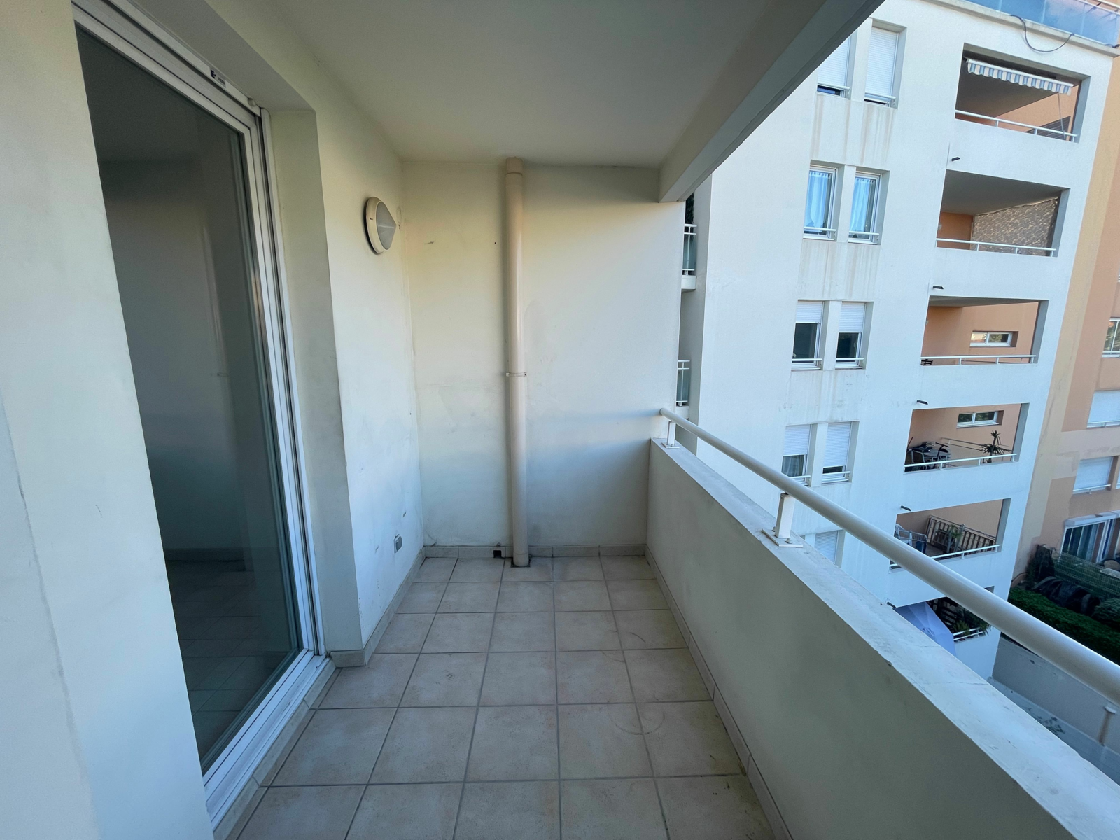 Appartement à louer 1 m2 à Toulon vignette-11