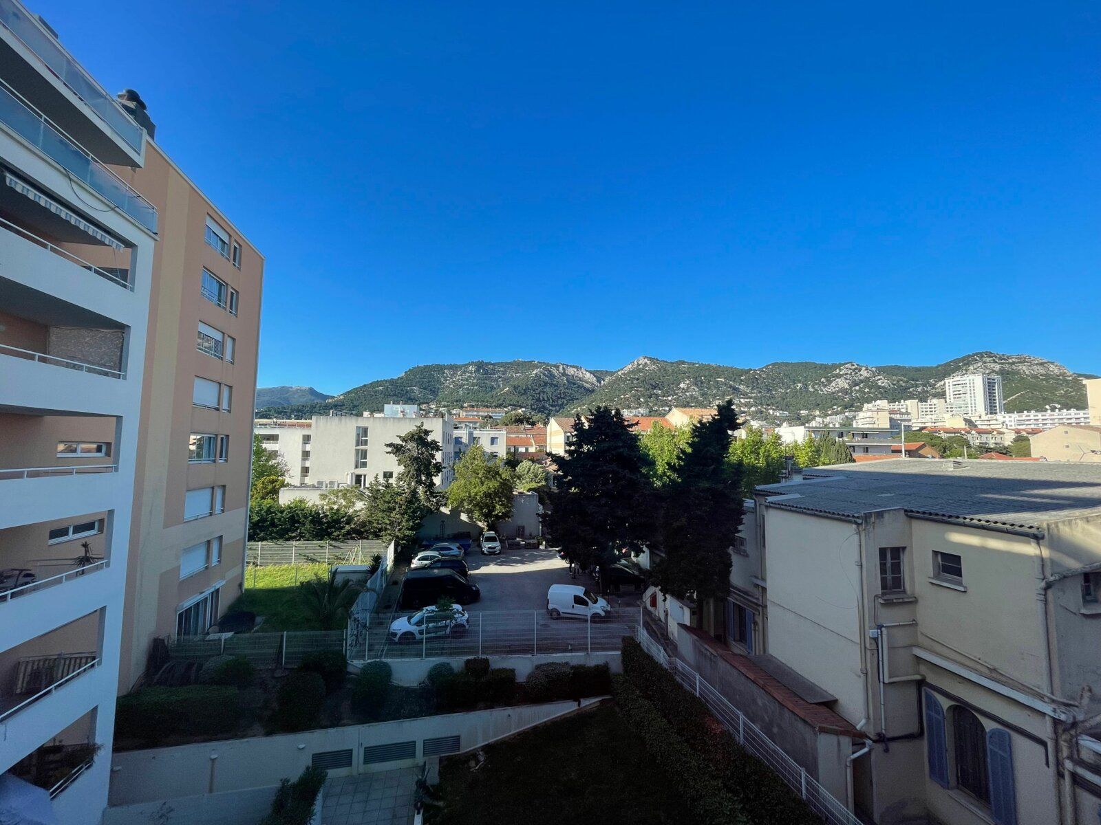 Appartement à louer 1 m2 à Toulon vignette-1