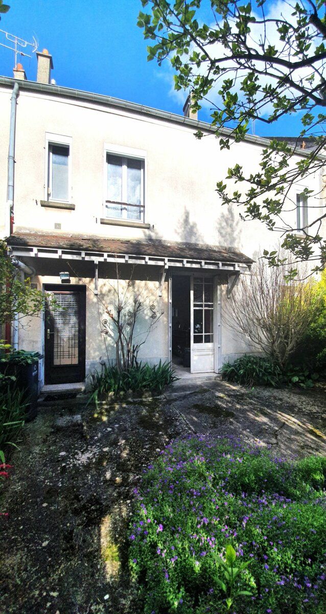 Maison à vendre 4 m2 à Brie-Comte-Robert vignette-1