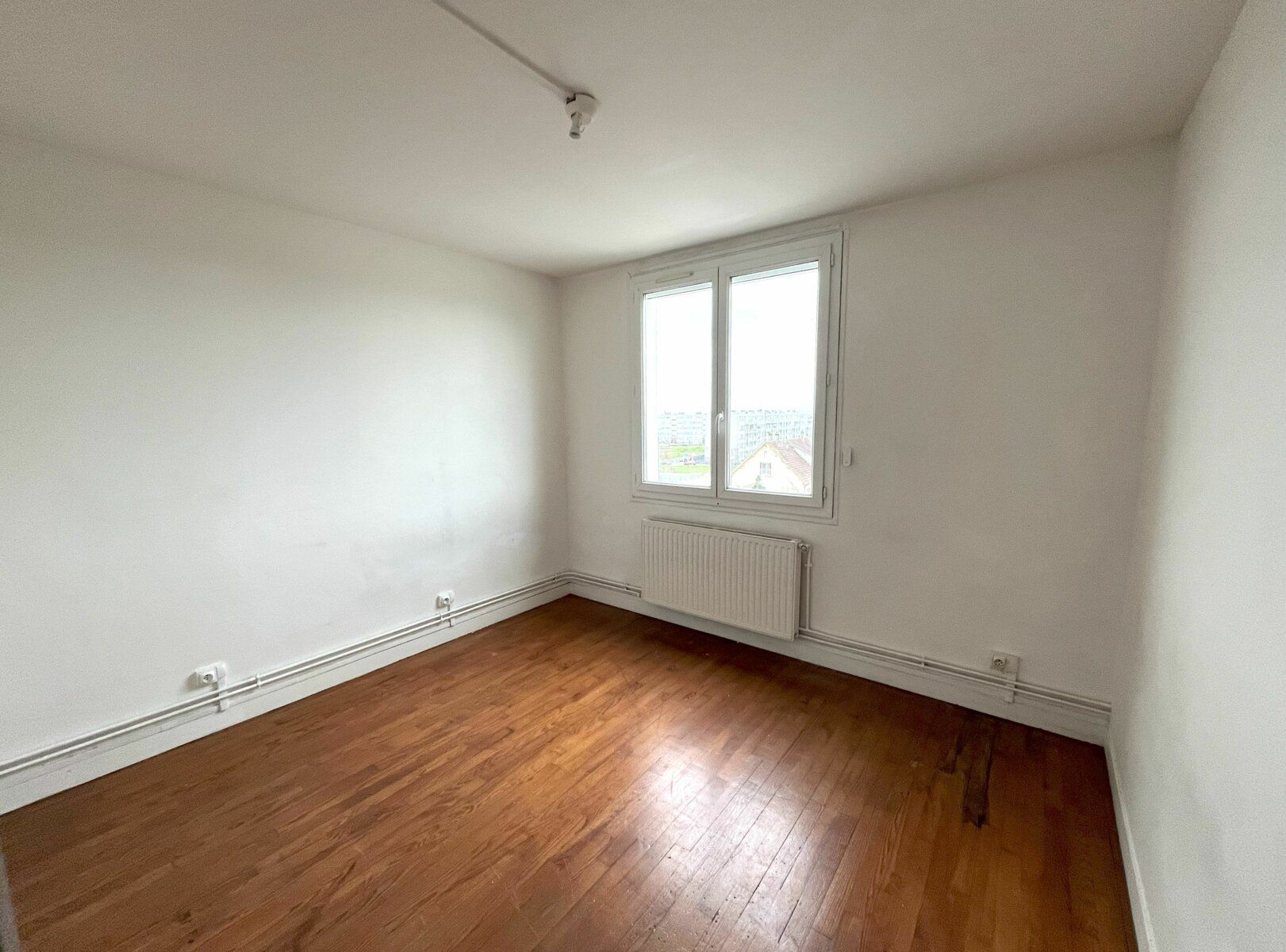 Appartement à vendre 4 65.7m2 à Beauvais vignette-3