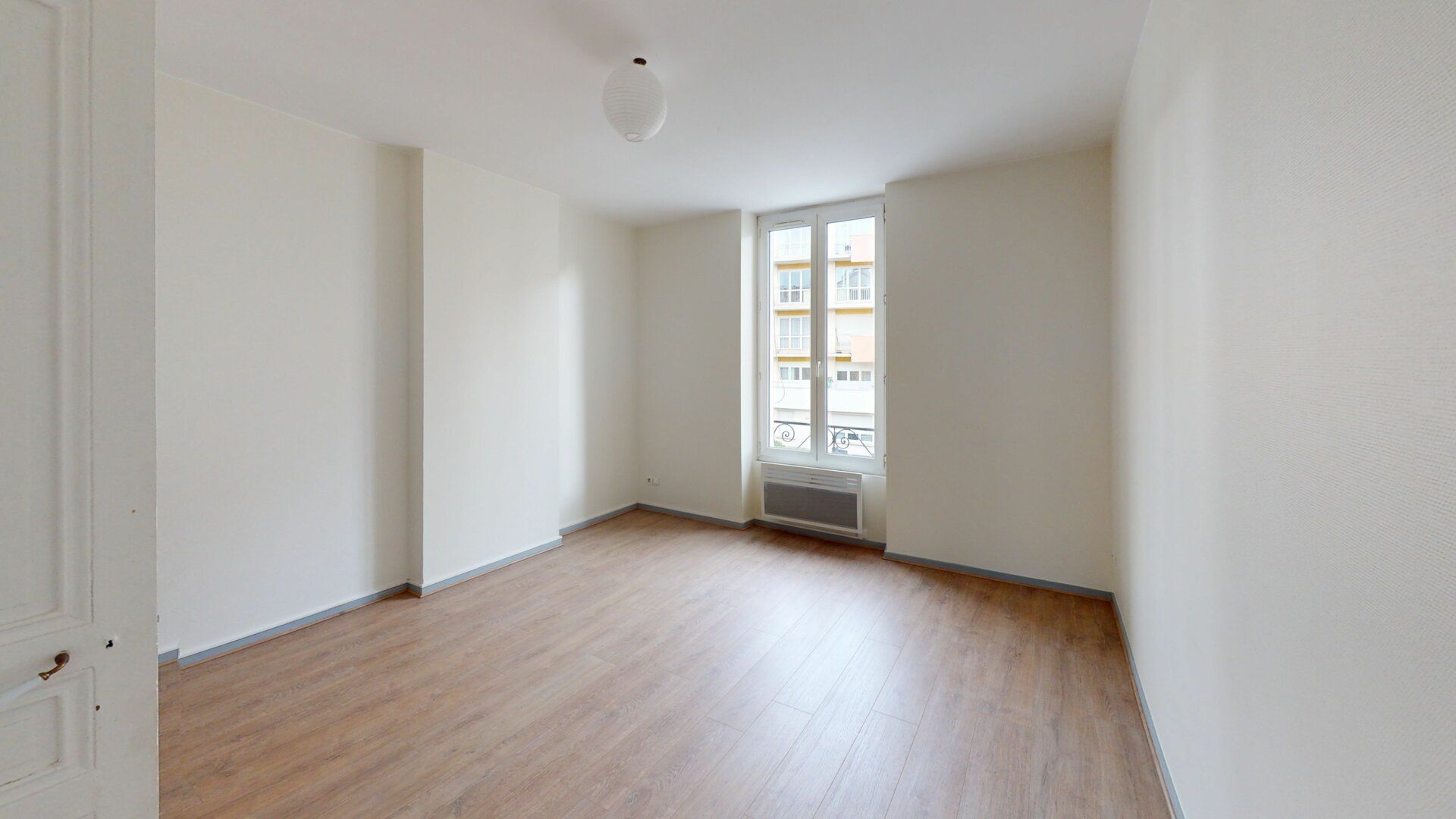 Appartement à louer 2 46.2m2 à Saint-Étienne vignette-1
