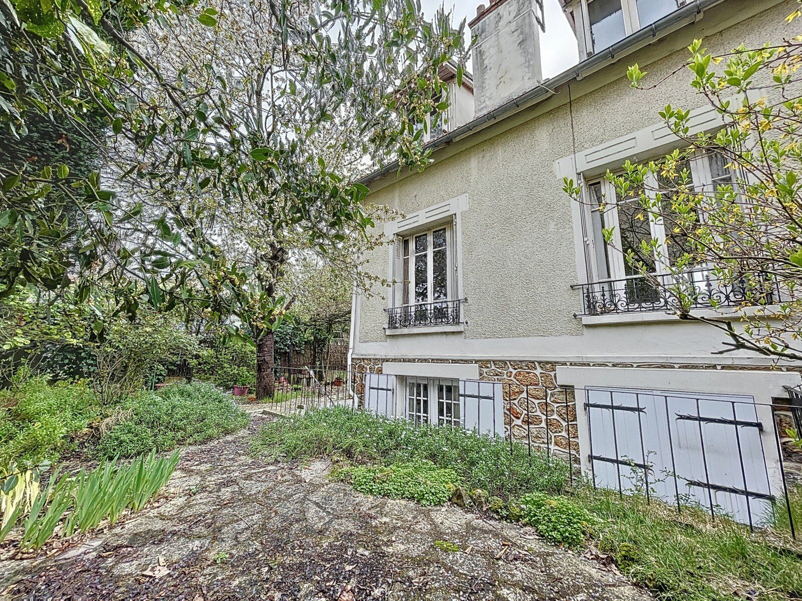 Maison à vendre 5 m2 à Bourg-la-Reine vignette-1