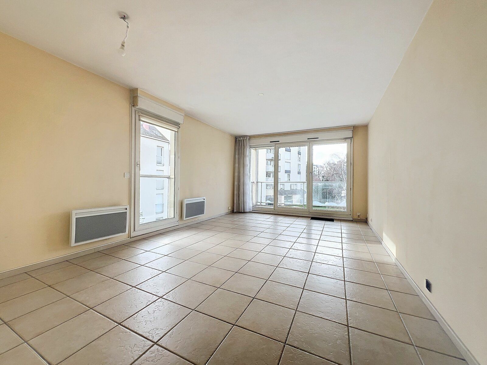 Appartement à vendre 3 69m2 à Châtillon vignette-3