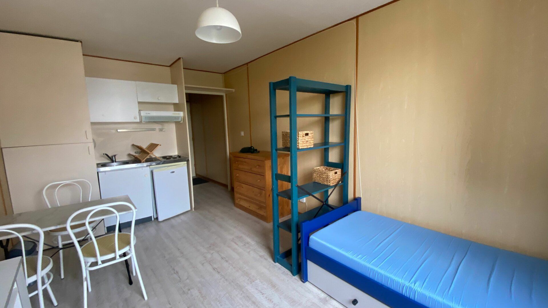 Appartement à louer 1 m2 à La Rochelle vignette-2
