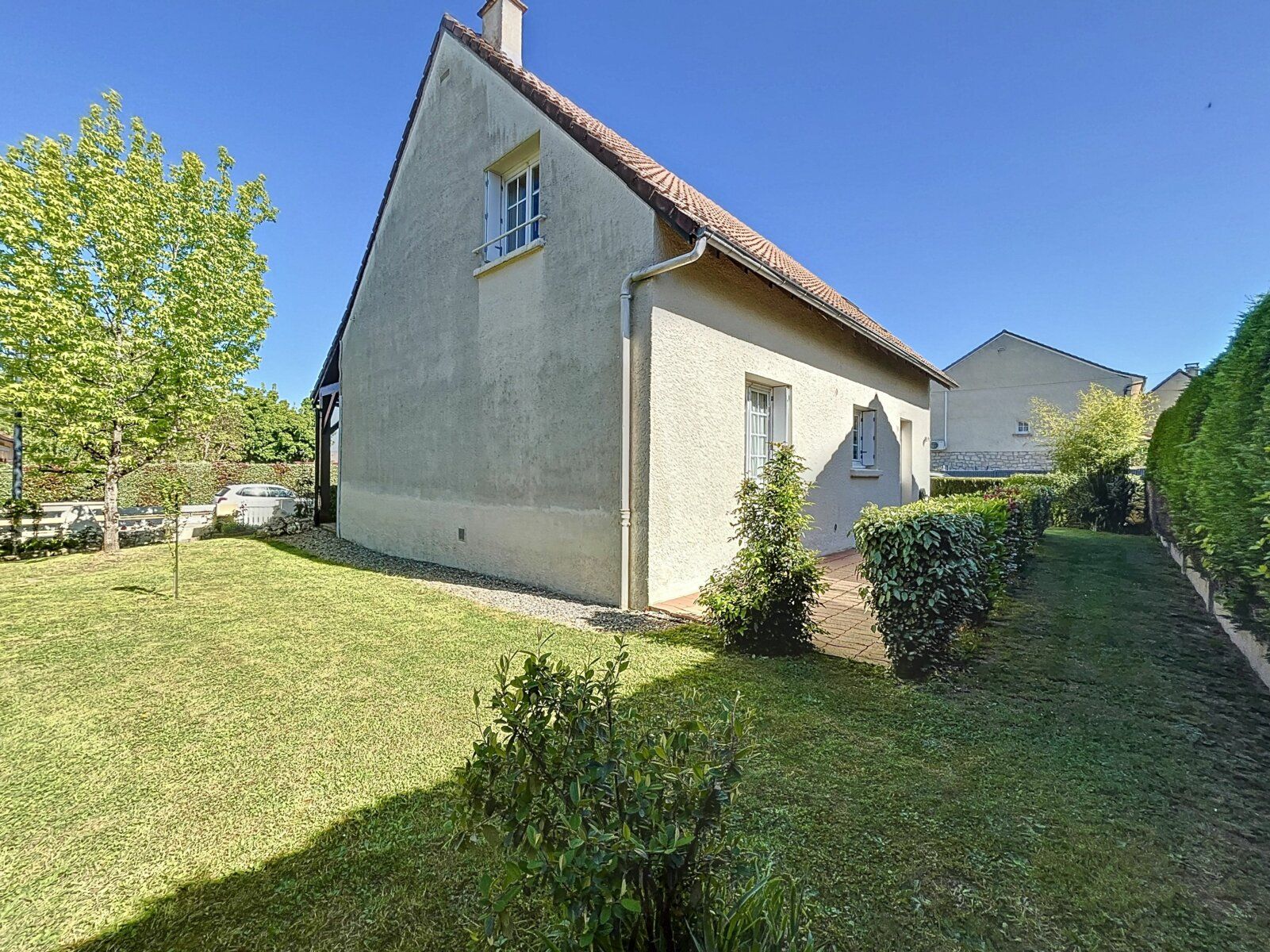 Maison à vendre 5 m2 à Saint-Pantaléon-de-Larche vignette-4