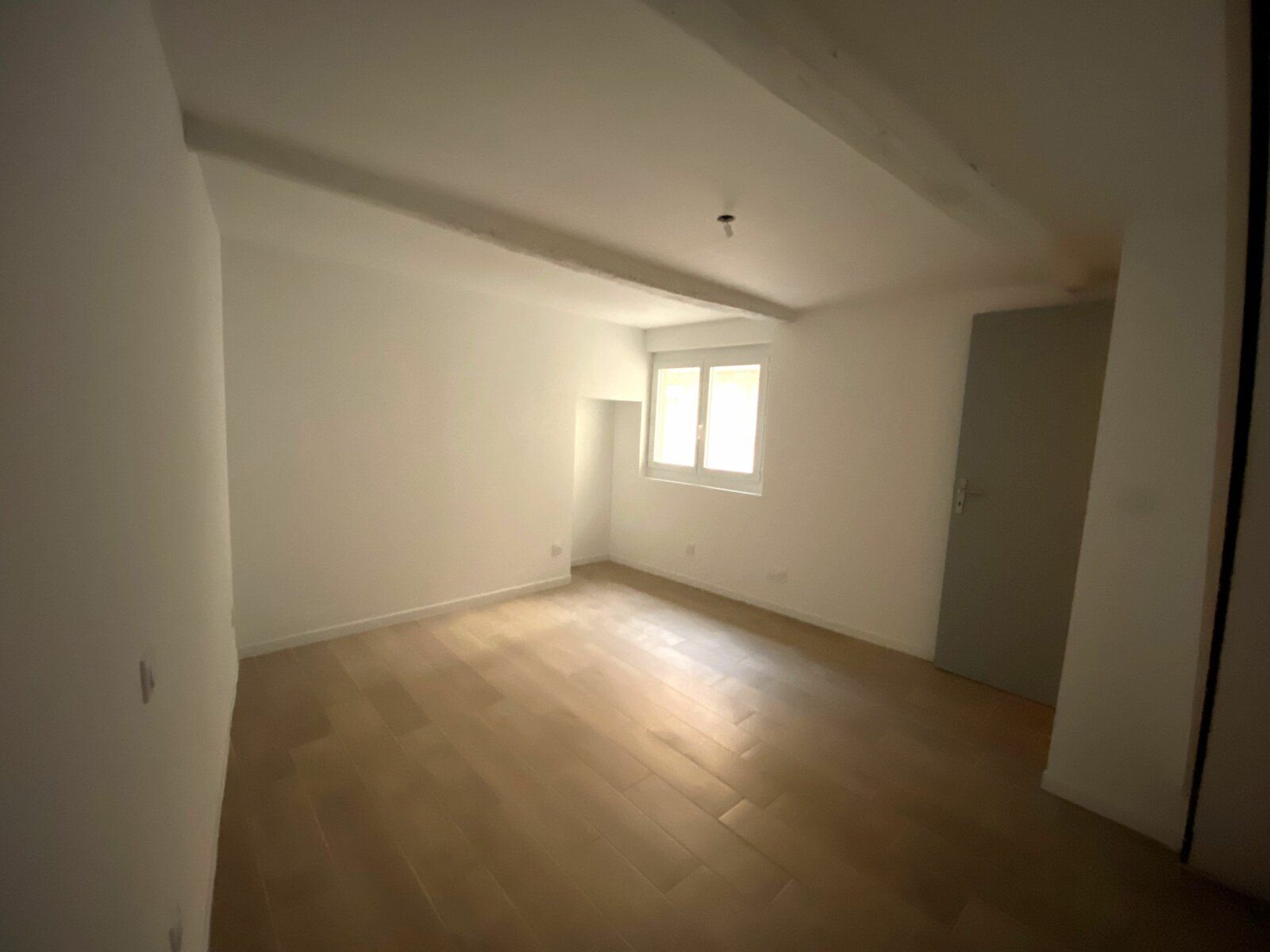 Appartement à vendre 3 50m2 à Carpentras vignette-2