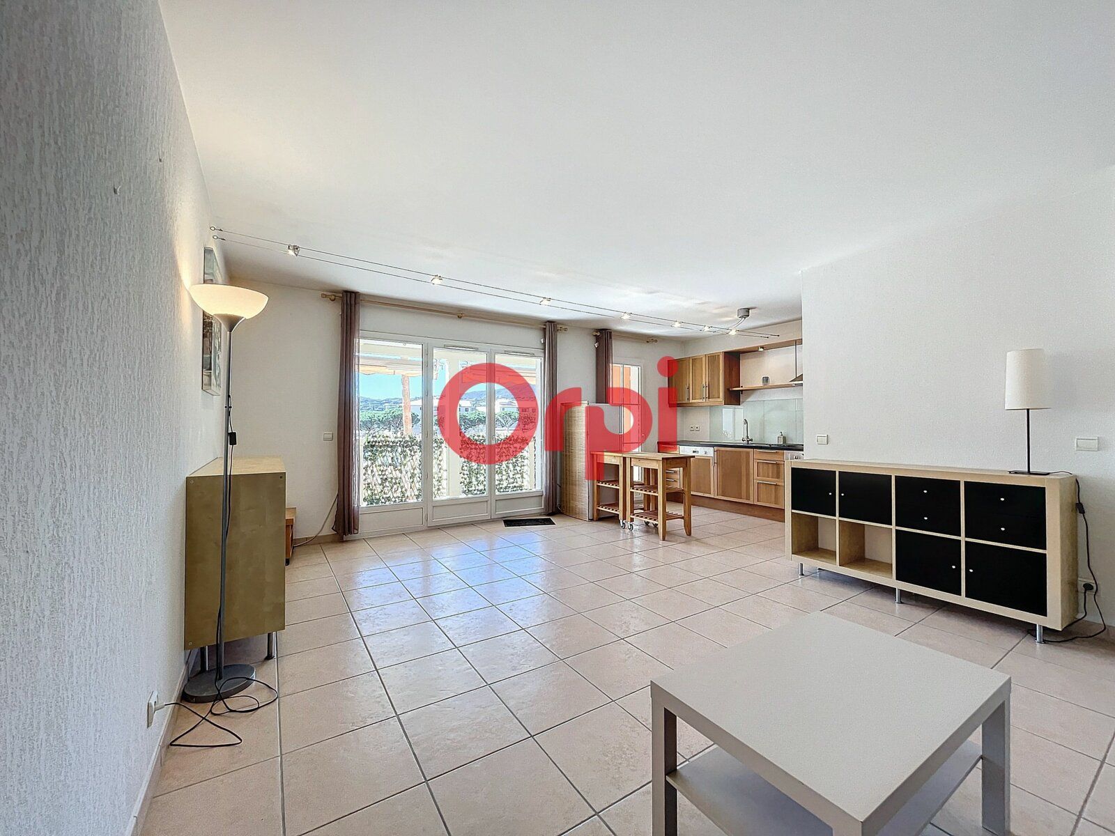 Appartement à vendre 3 71m2 à Sainte-Maxime vignette-1