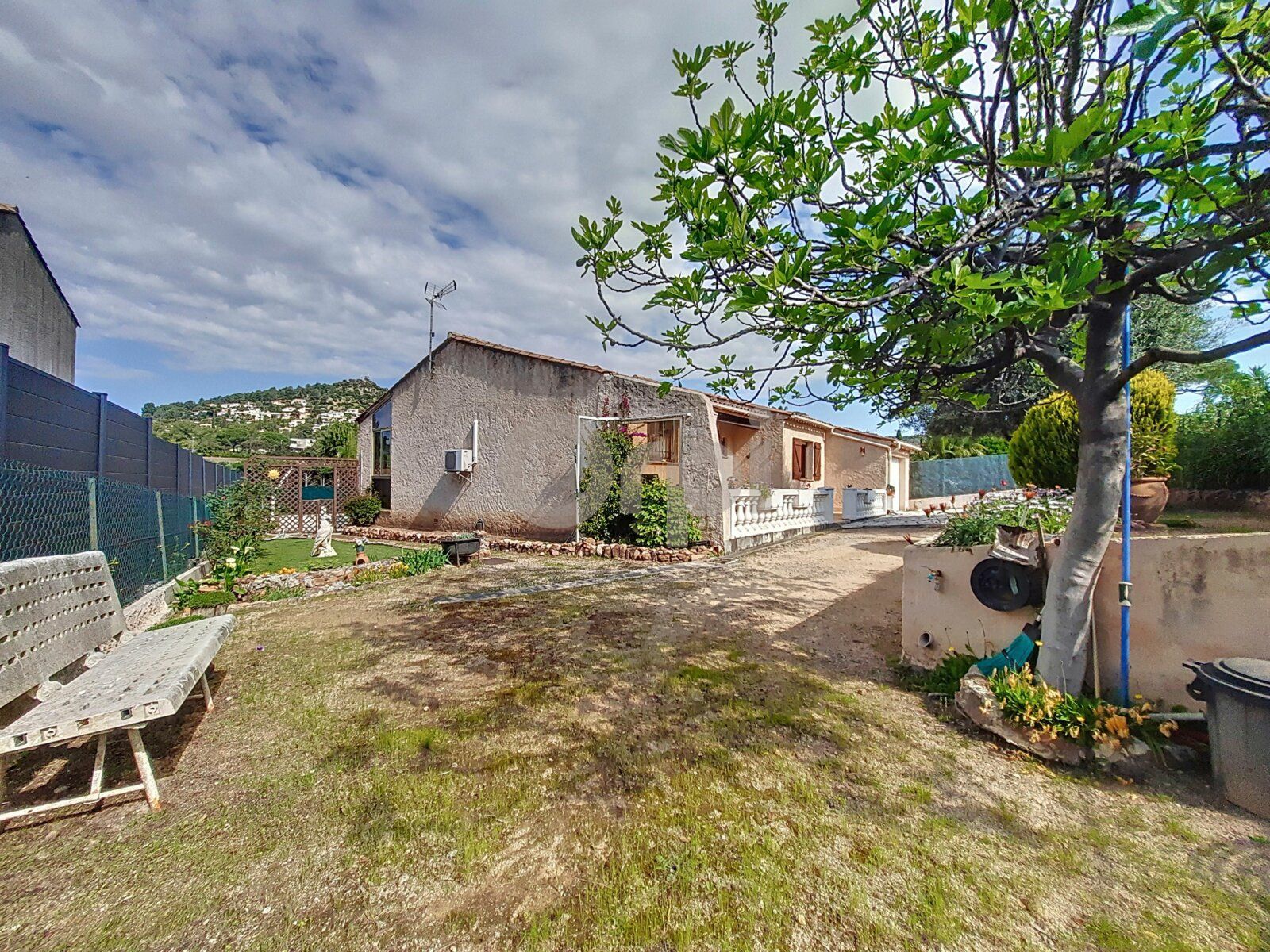 Maison à vendre 3 81.92m2 à Roquebrune-sur-Argens vignette-4