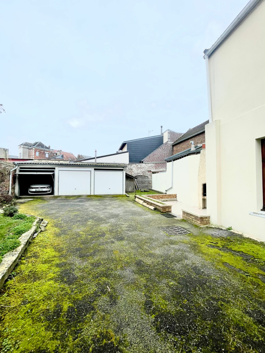Maison à vendre 8 154m2 à Saint-Quentin vignette-1