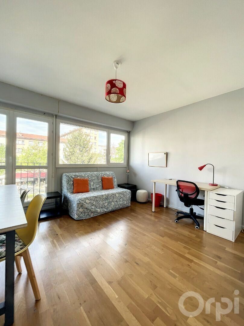 Appartement à louer 1 m2 à Villeurbanne vignette-1