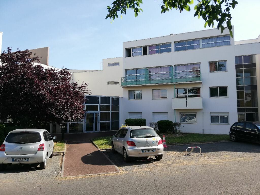 Appartement à louer 1 m2 à Poitiers vignette-11