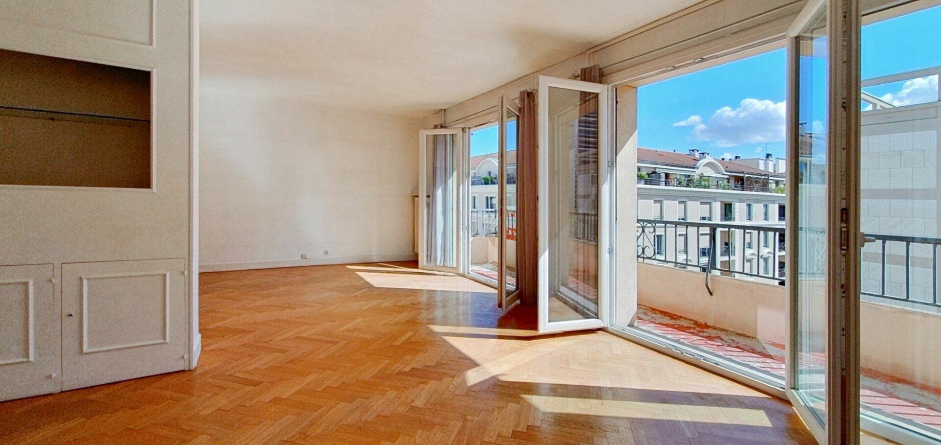 Appartement à vendre 4 109.89m2 à Lyon 6 vignette-2