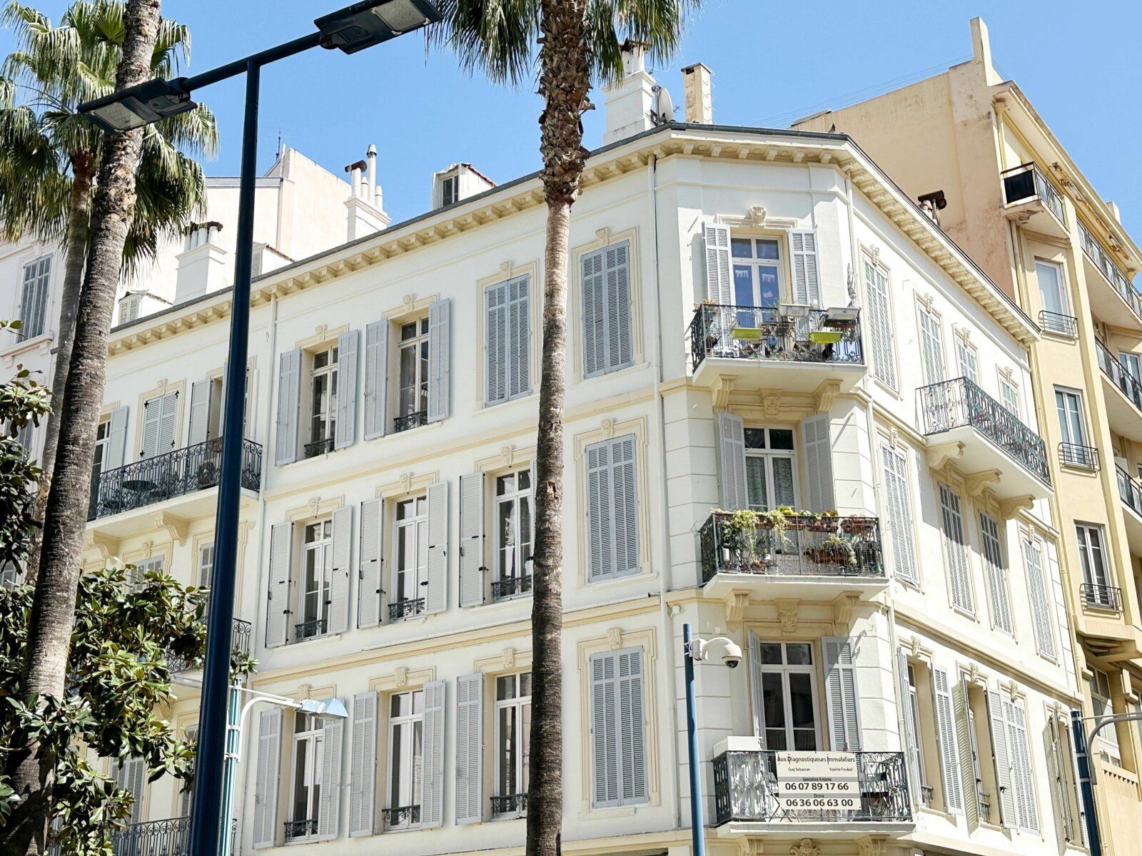 Immeuble à vendre 26 691m2 à Cannes vignette-3