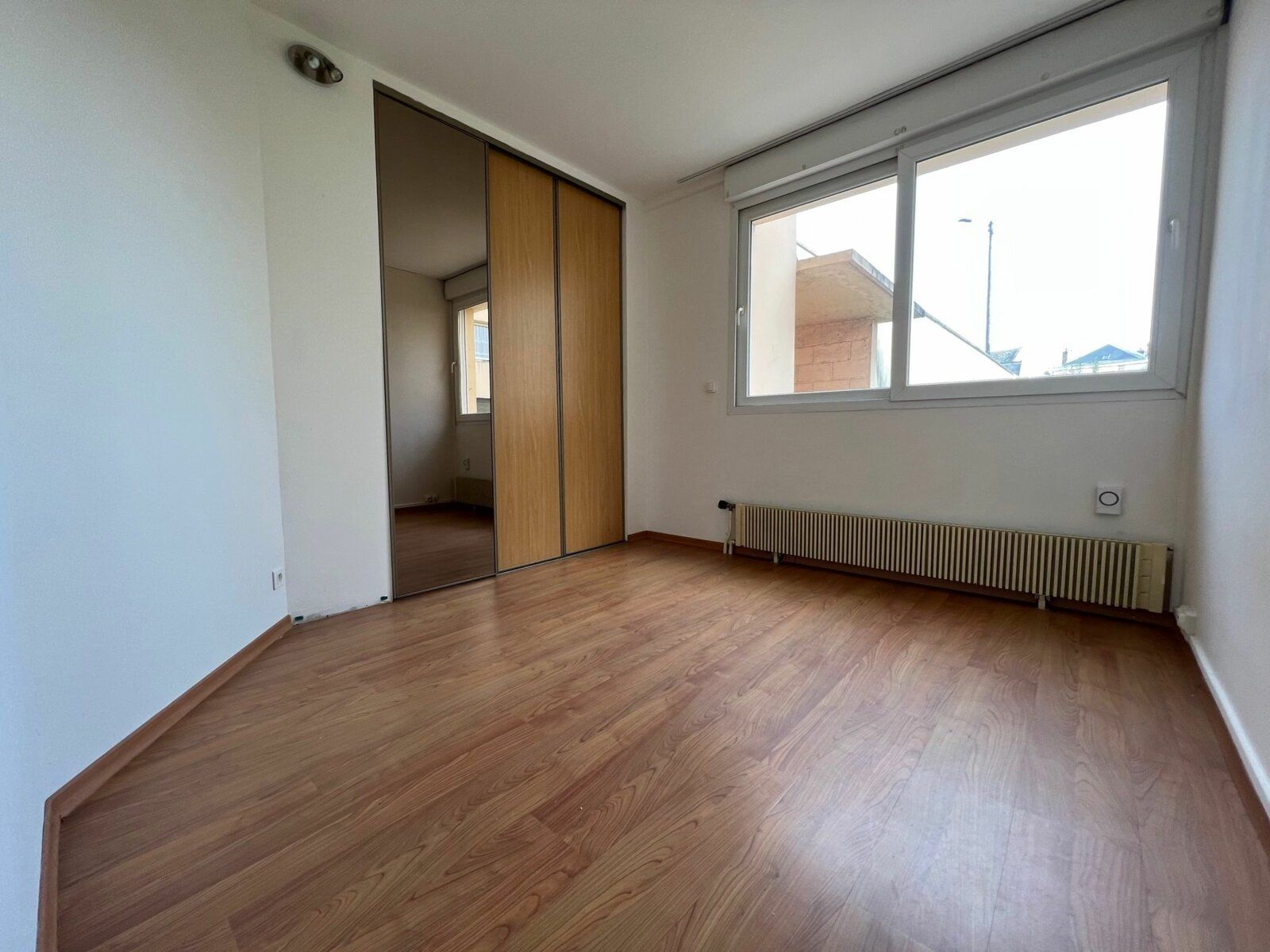 Appartement à vendre 2 33m2 à Saint-Quentin vignette-2