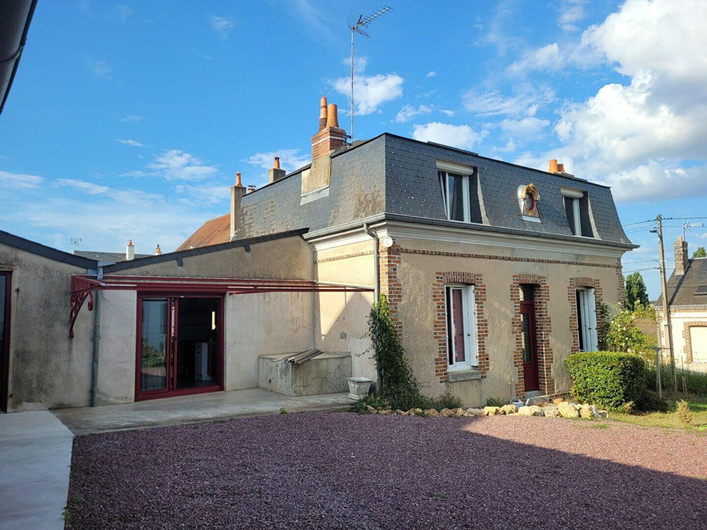 Maison à vendre 3 135m2 à Château-Renault vignette-1