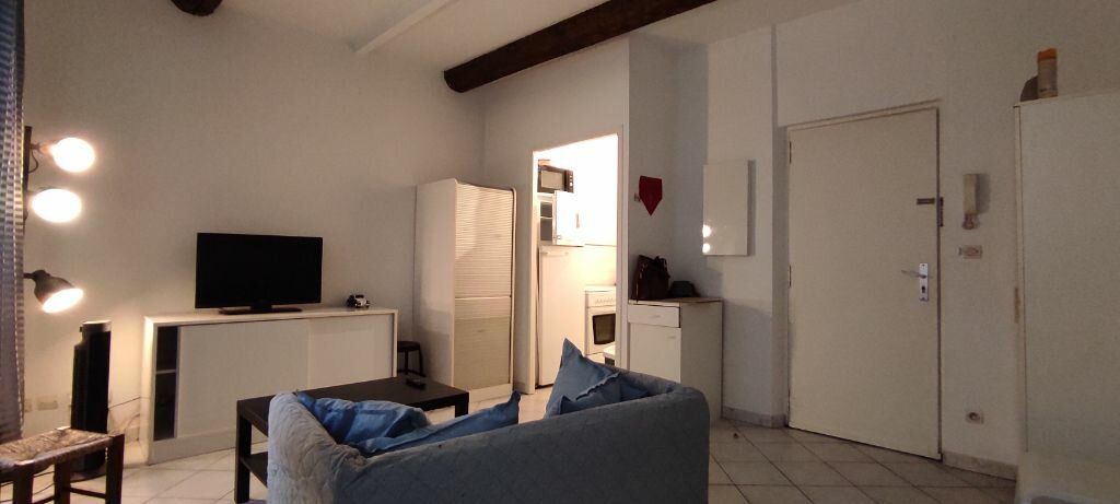 Appartement à louer 1 m2 à Toulon vignette-2