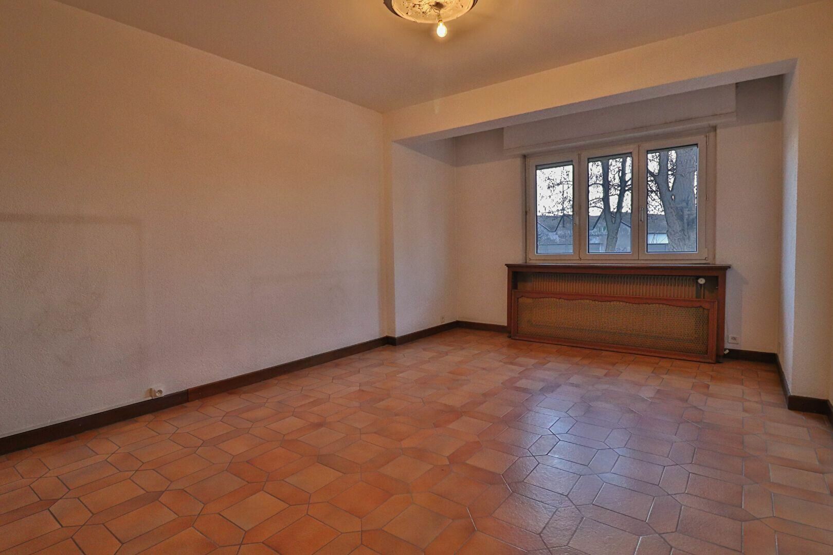 Appartement à vendre 4 130m2 à Colmar vignette-3