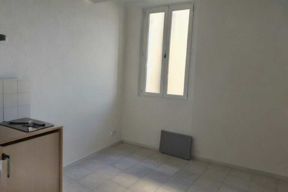 Appartement à vendre 1 14m2 à Nîmes vignette-4