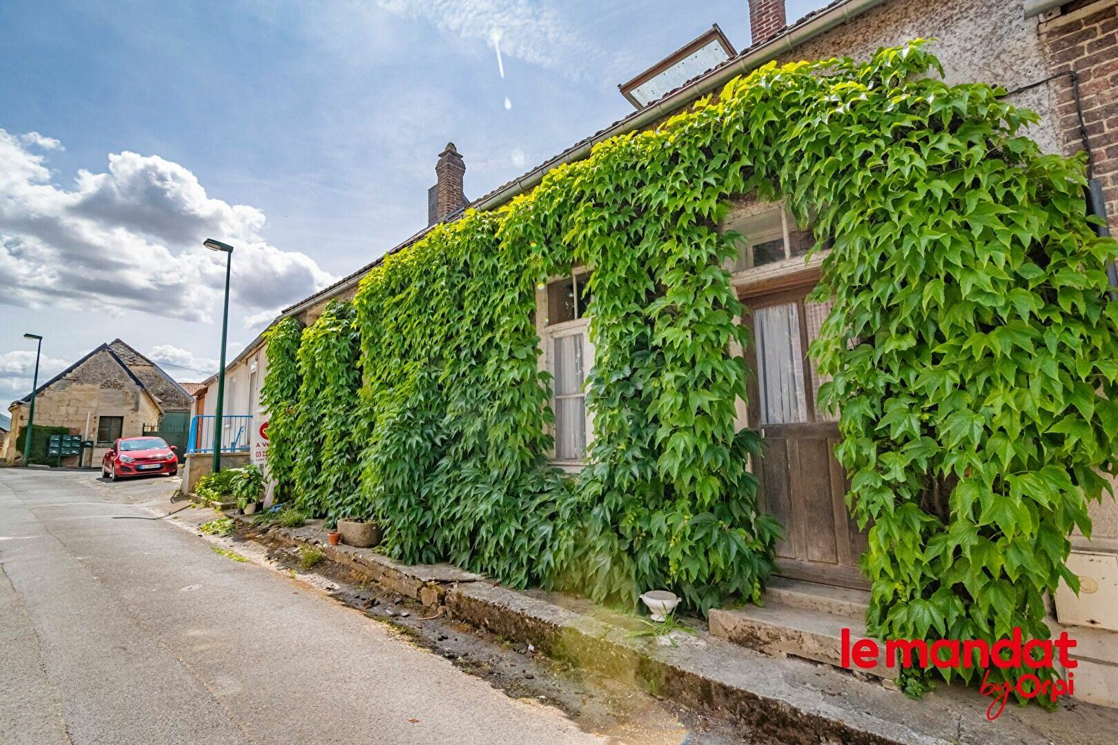 Maison à vendre 5 107m2 à Saint-Erme-Outre-et-Ramecourt vignette-1