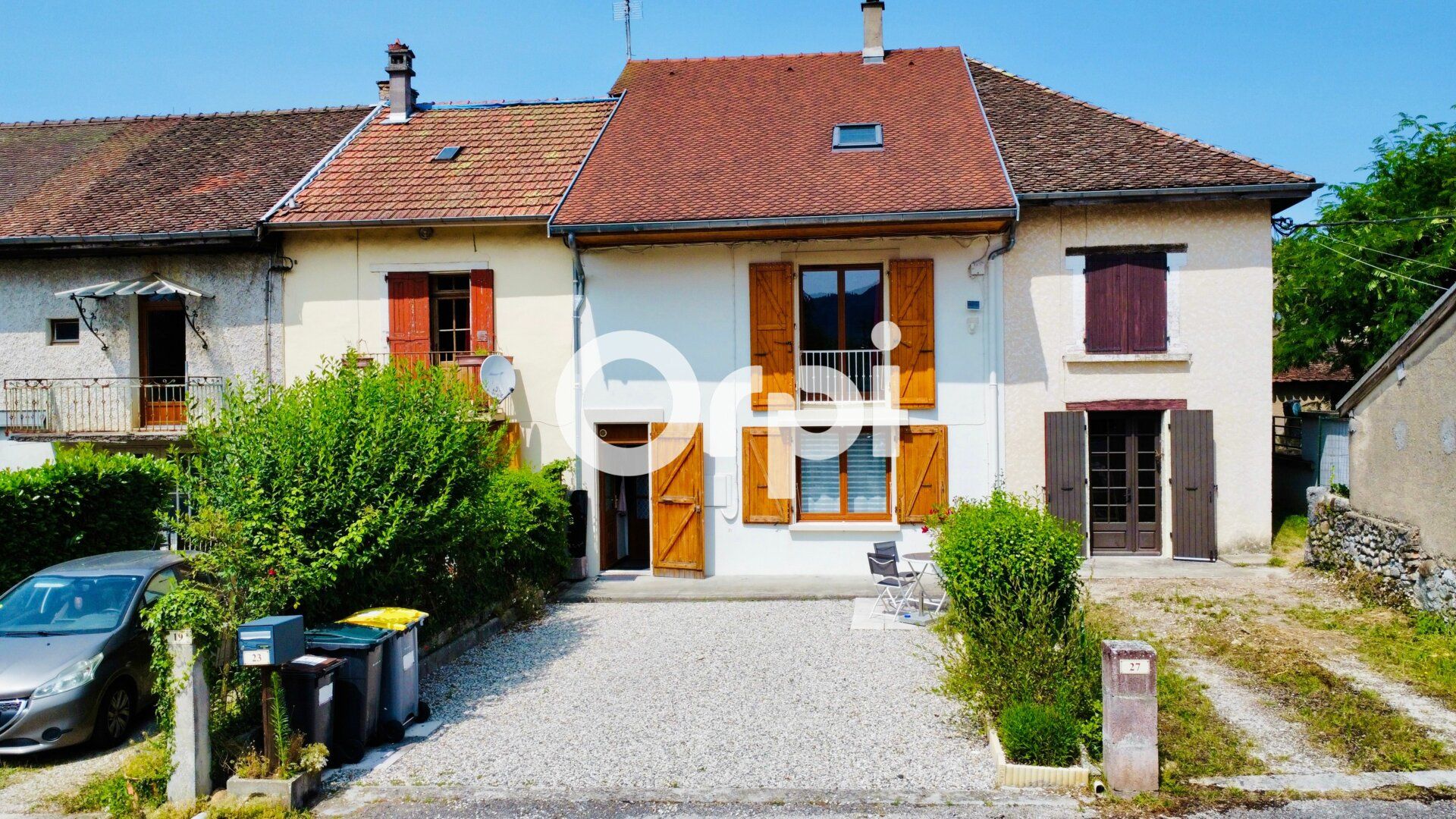 Maison à vendre 5 133.45m2 à Saint-Geoire-en-Valdaine vignette-1