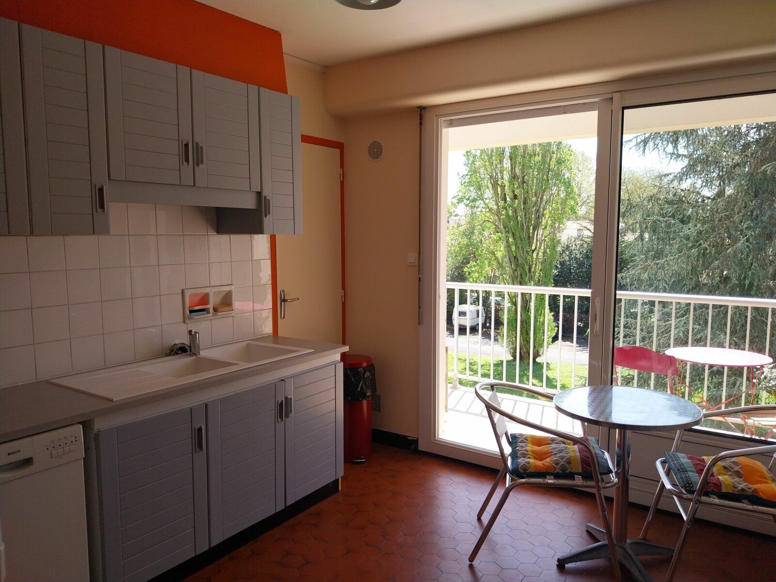 Appartement à louer 3 79.54m2 à La Rochelle vignette-3
