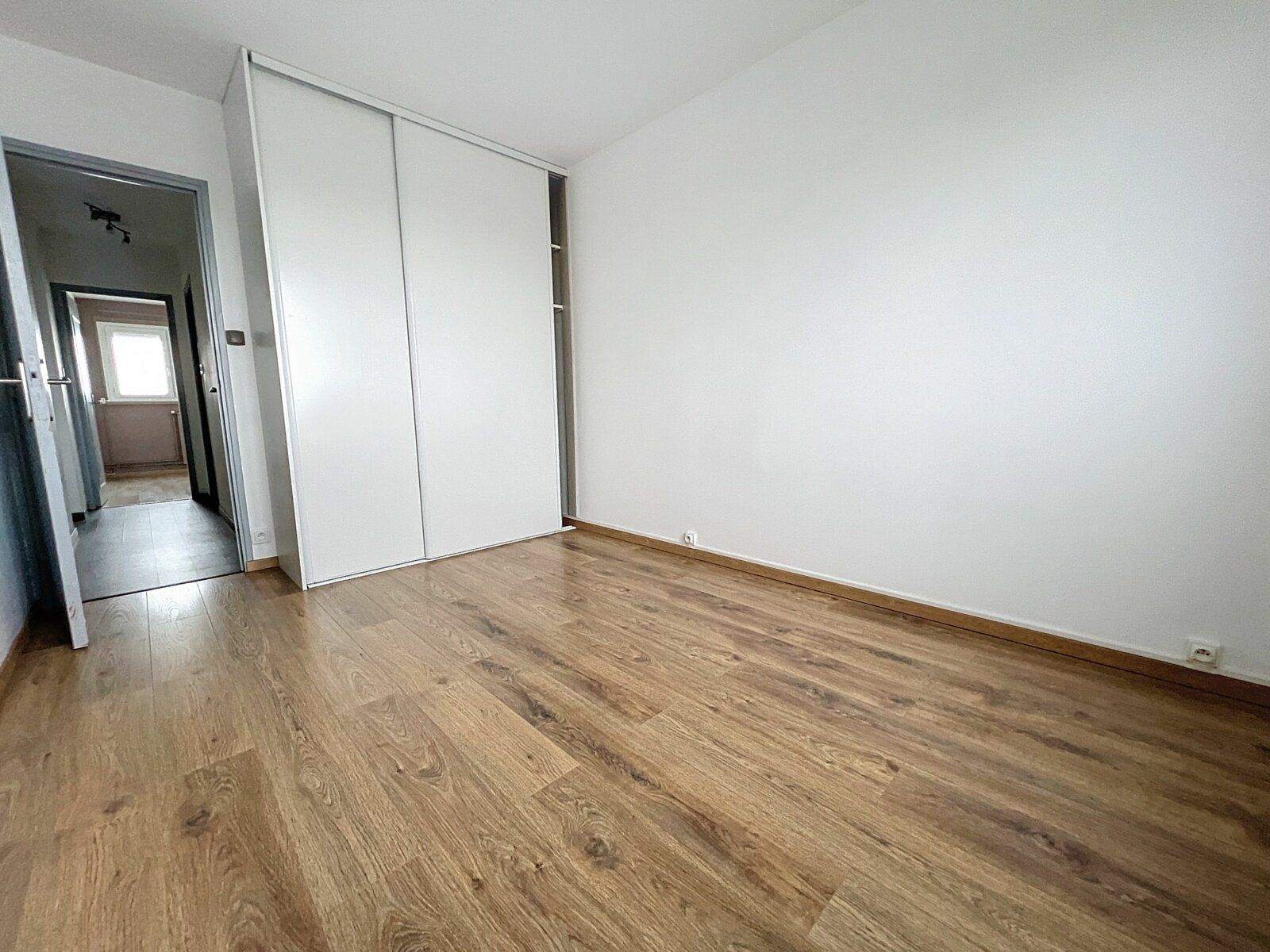 Appartement à vendre 4 73.95m2 à La Rochelle vignette-6