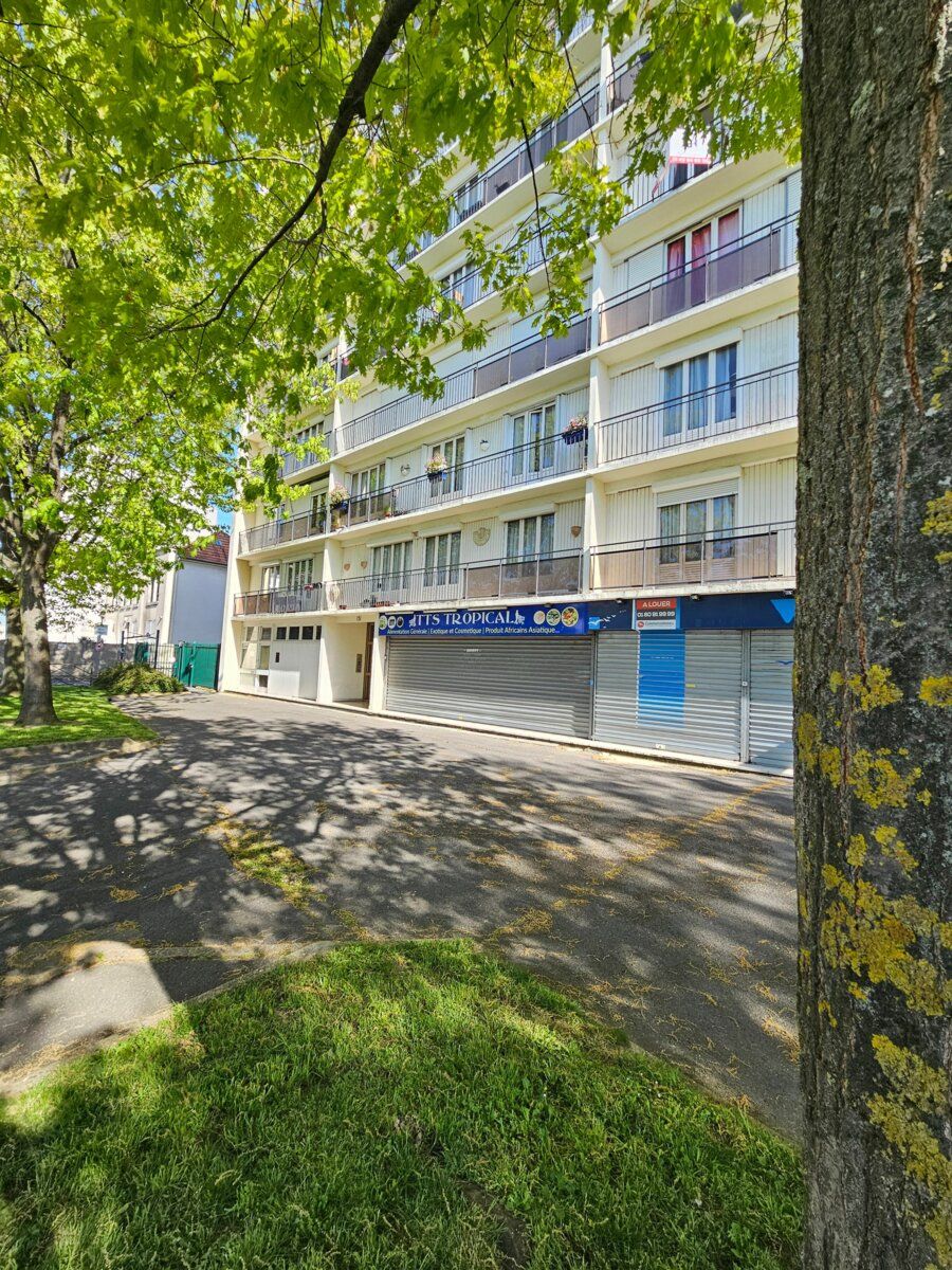 Appartement à vendre 5 96.71m2 à Rosny-sous-Bois vignette-1