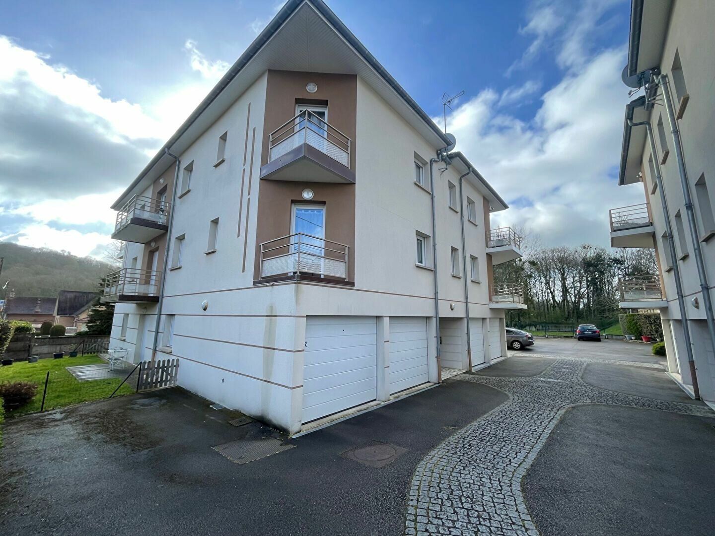 Appartement à vendre 2 75.8m2 à Saint-Just-en-Chaussée vignette-1