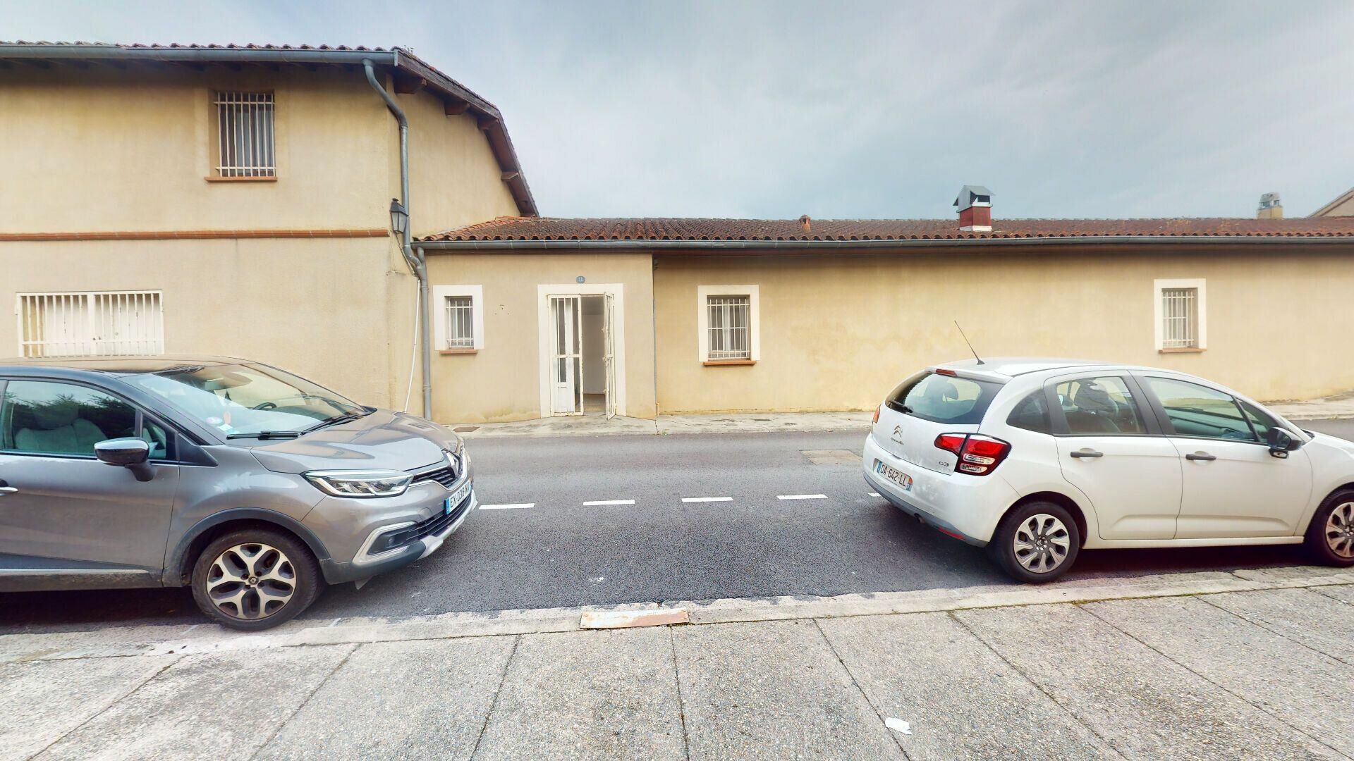 Maison à vendre 0 330m2 à Castelnau-d'Estrétefonds vignette-1