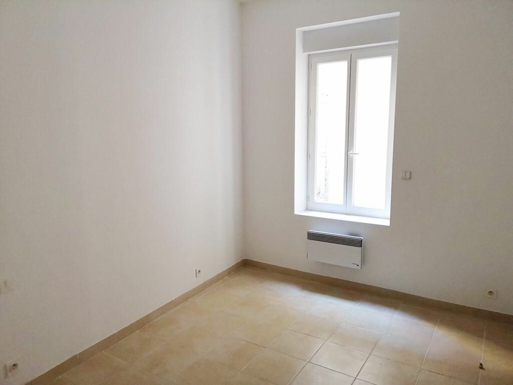 Appartement à louer 2 m2 à Béziers vignette-4