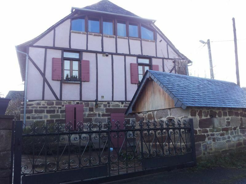 Maison à vendre 5 162m2 à Saint-Pantaléon-de-Larche vignette-1