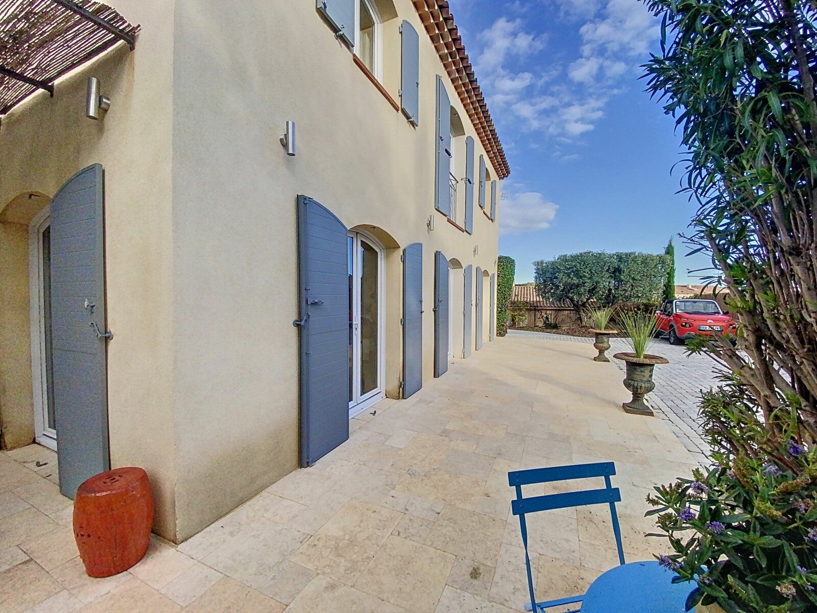 Maison à vendre 4 125m2 à Sanary-sur-Mer vignette-23