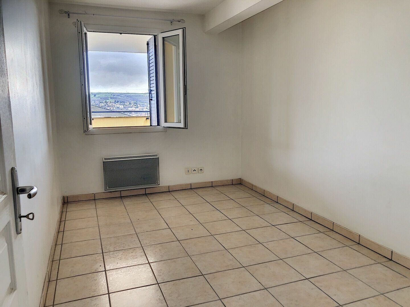 Appartement à vendre 3 62m2 à Montluçon vignette-7