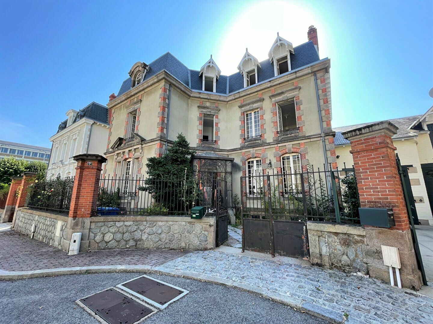 Maison à vendre 9 327.67m2 à Limoges vignette-1