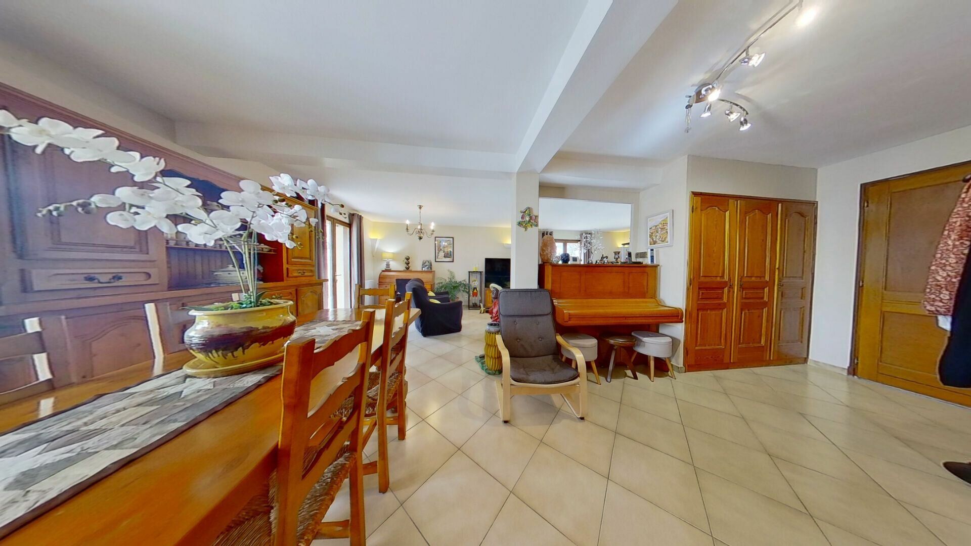 Maison à vendre 5 175m2 à Collonges-au-Mont-d'Or vignette-4