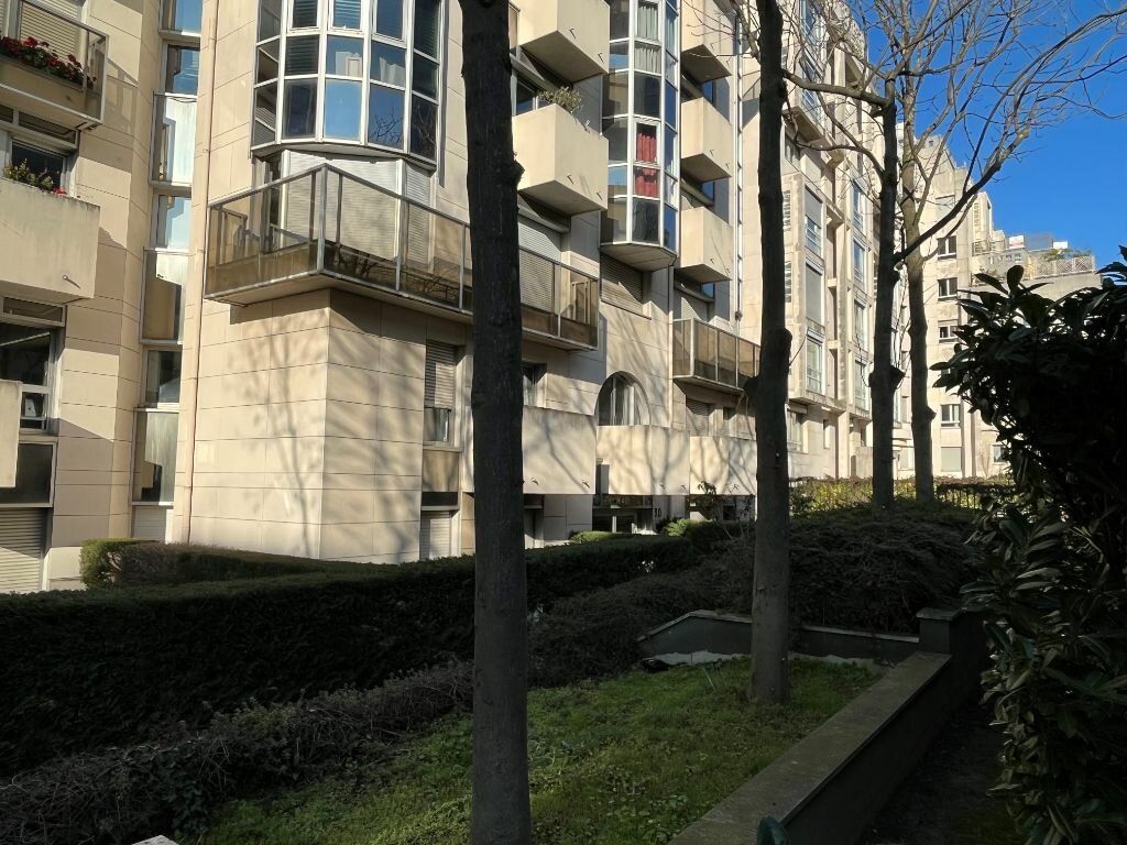 Appartement à vendre 2 44m2 à Paris 15 vignette-1