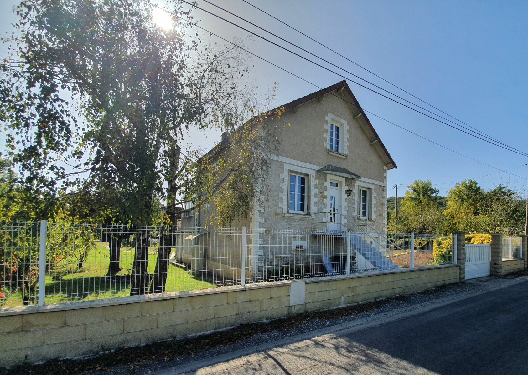 Maison à vendre 4 105m2 à Le Lardin-Saint-Lazare vignette-1
