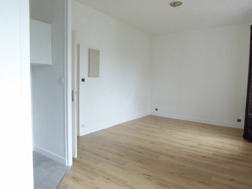 Appartement à louer 1 24.57m2 à Limoges vignette-4