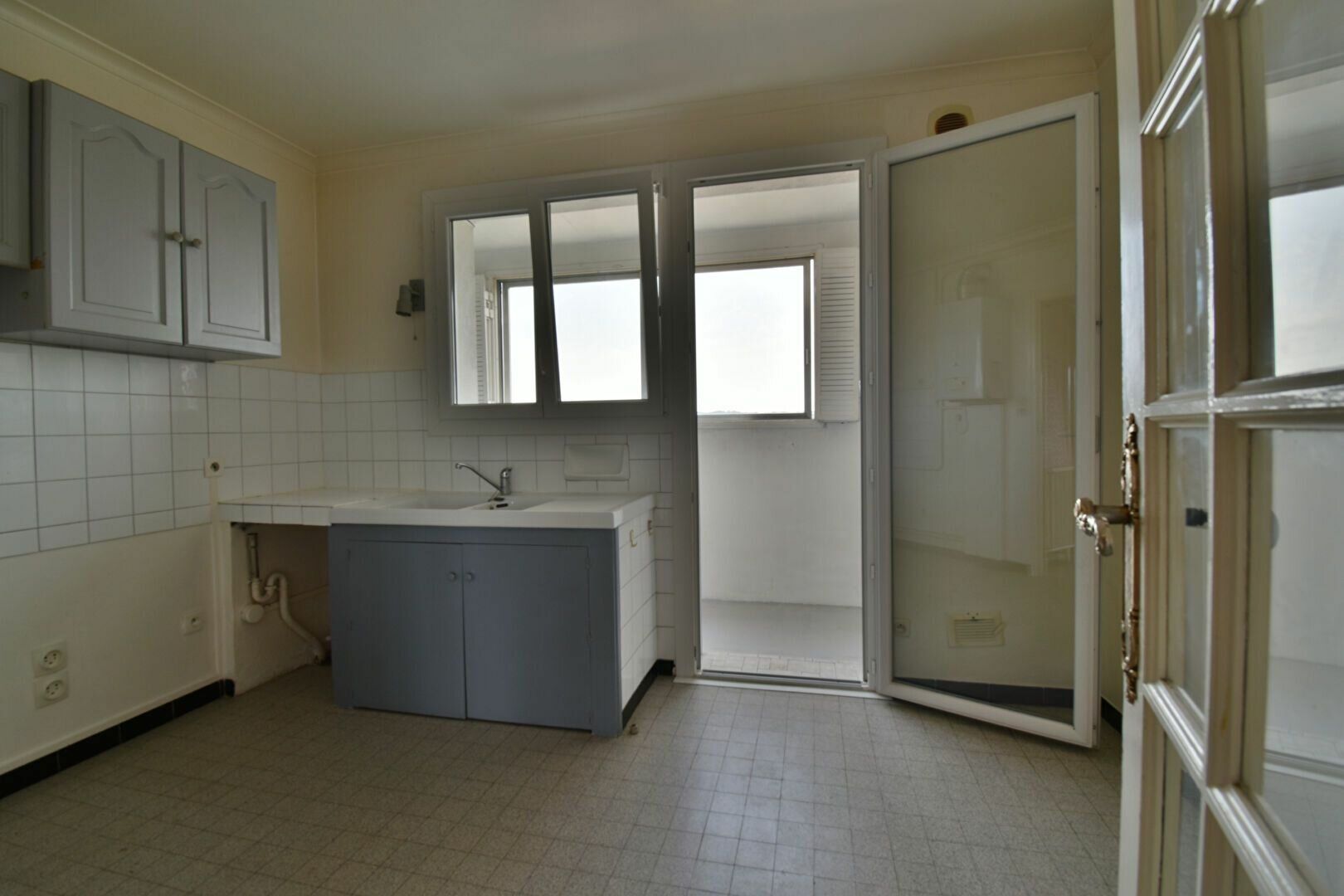Appartement à vendre 4 m2 à Romans-sur-Isère vignette-4