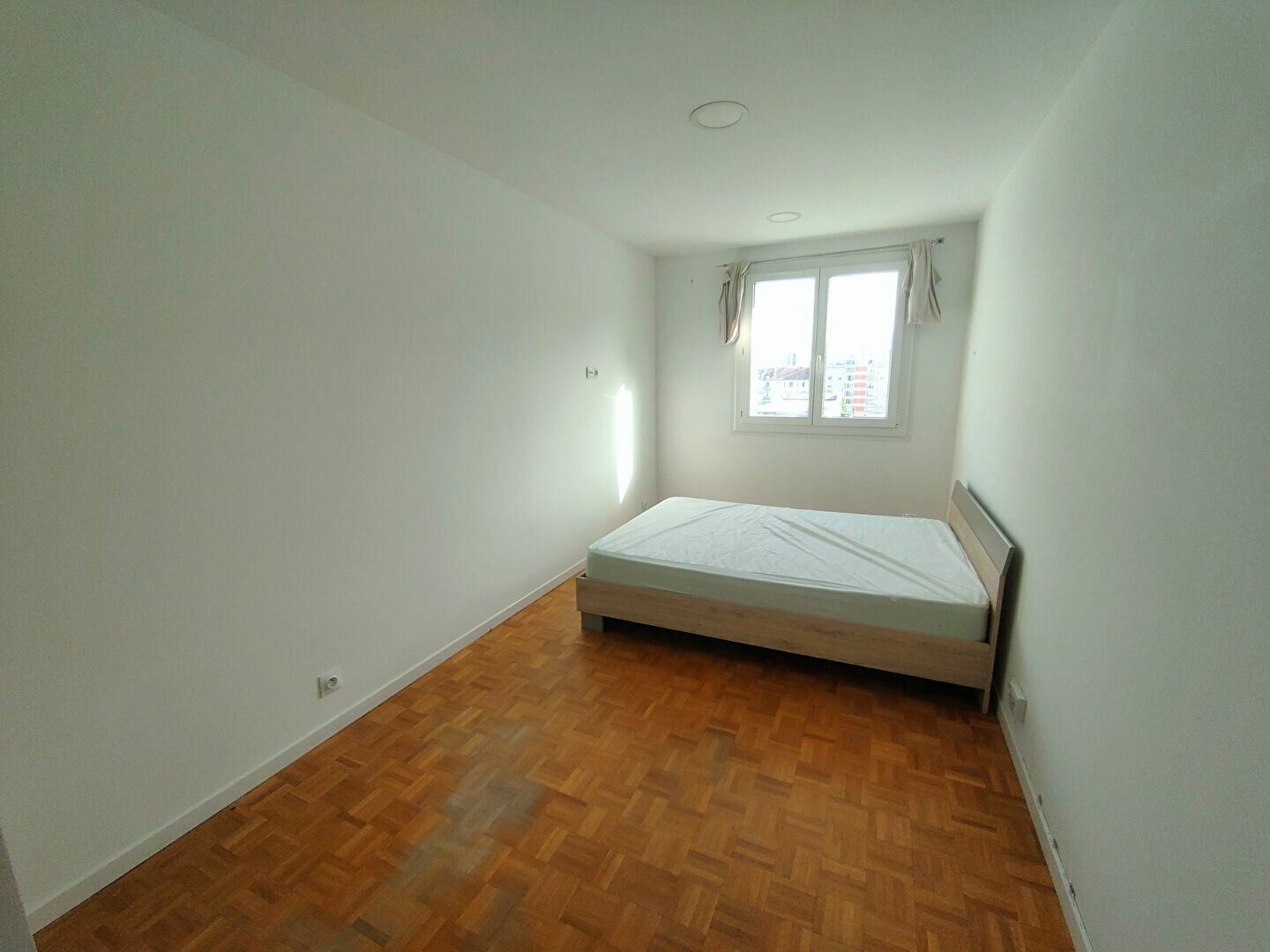 Appartement à louer 3 67.3m2 à Grenoble vignette-8