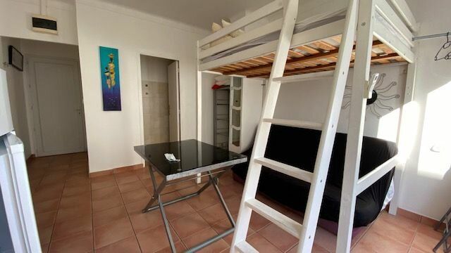 Appartement à louer 1 25m2 à Canet-en-Roussillon vignette-4