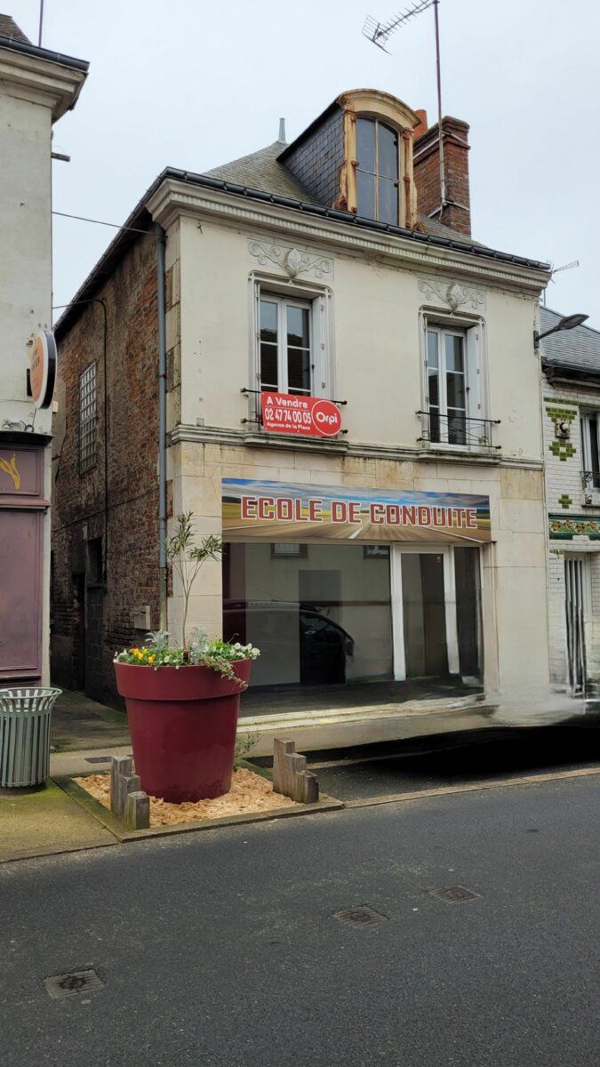 Immeuble à vendre 2 m2 à Château-Renault vignette-2