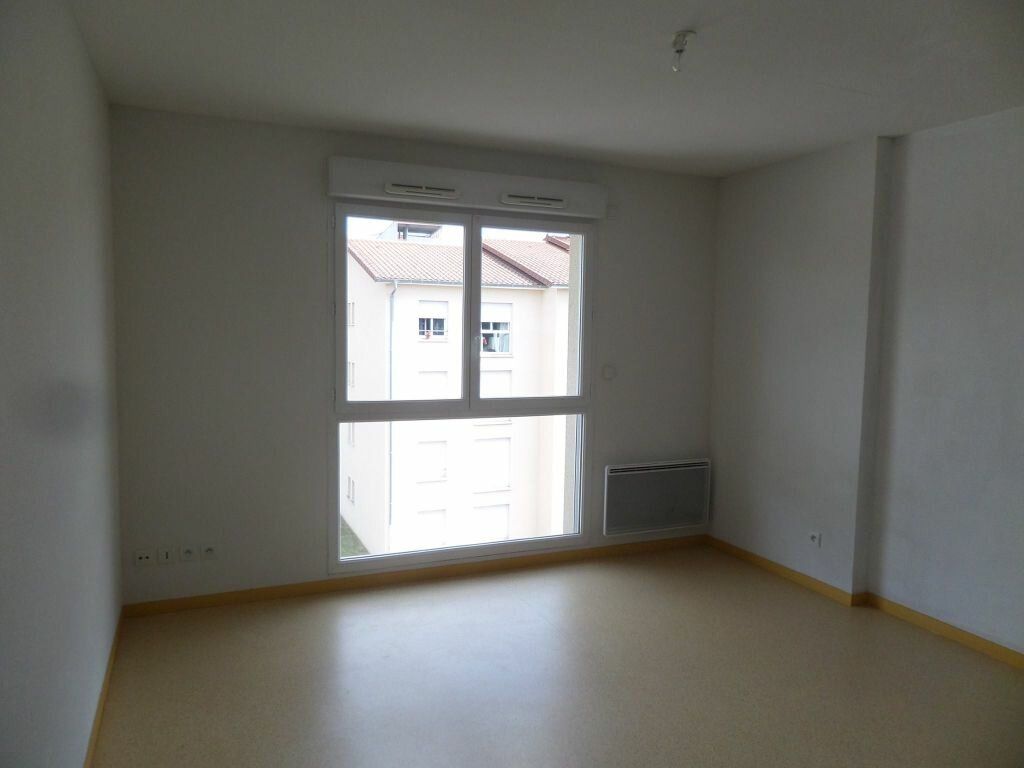 Appartement à louer 0 m2 à Limoges vignette-5