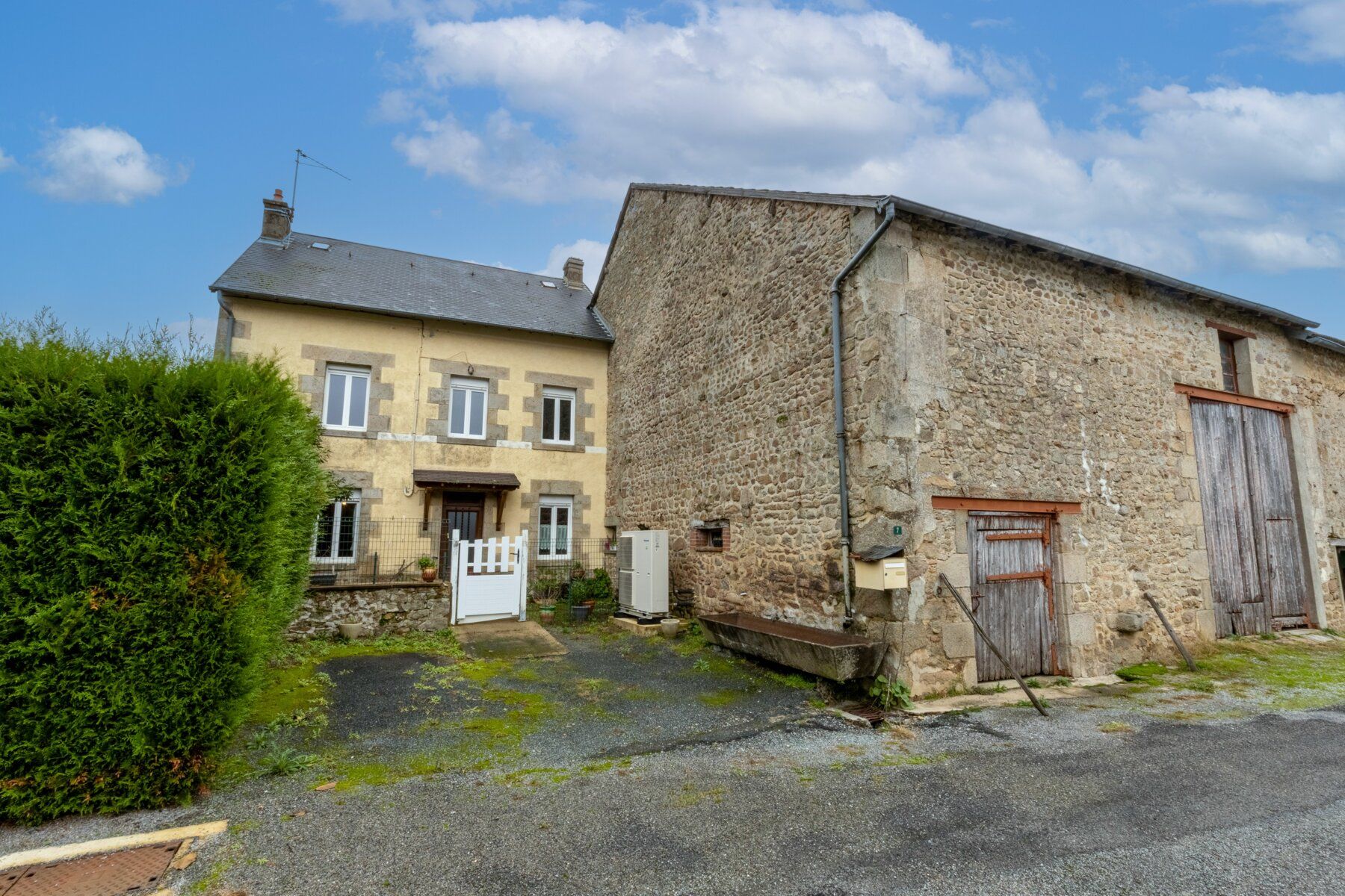 Maison à vendre 5 112m2 à Saint-Étienne-de-Fursac vignette-1