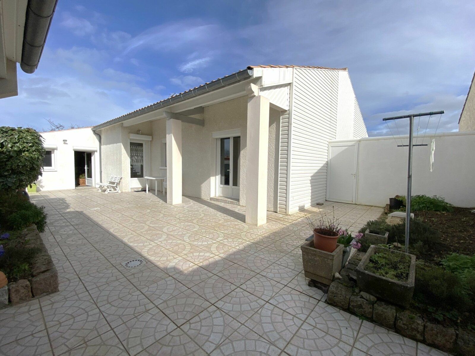 Maison à vendre 4 m2 à Nieul-sur-Mer vignette-2