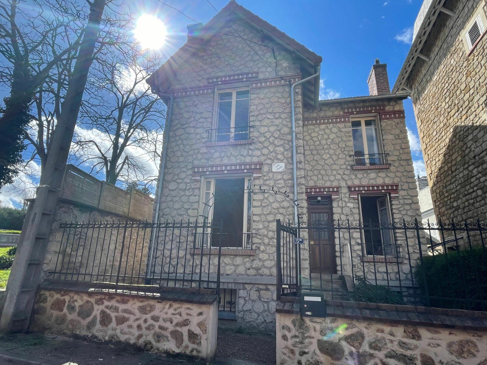 Maison à vendre 4 m2 à Pontoise vignette-1