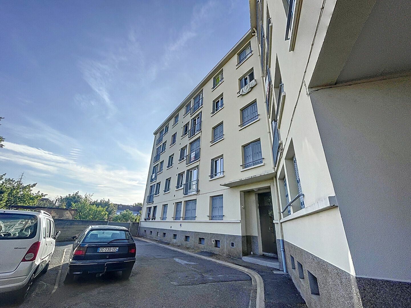 Appartement à vendre 3 53.8m2 à Montluçon vignette-2